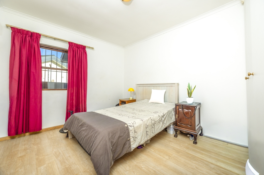 6 Bedroom Property for Sale in Plattekloof 1 Western Cape